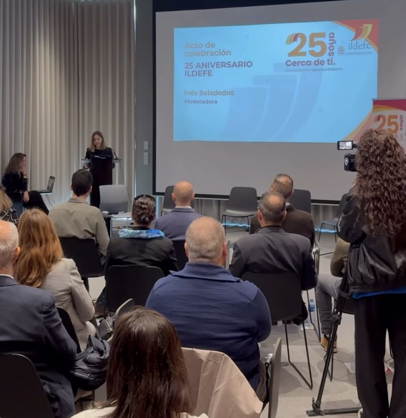 Moderación de eventos corporativos Moderación de eventos corporativos